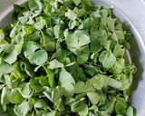 A picture of step 1 of Sunsunia saag (aquatic plants)Fry.