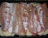 Foto del paso 4 de la receta: Pescado con papas a la crema de roquefort