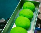 Foto langkah ke 6 dari resep Roti Kukus Pandan.