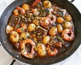 Foto del paso 13 de la receta Cazuela de merluza y gambas con patatas