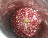A picture of step 2 of Pomegranates Beetroot Juice.