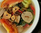 Foto langkah ke 8 dari resep Tumis bayam kembang kol campur bakso.