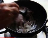 ओले काजू आणि मटार उसळ (Ole Kaju Matar Usal Recipe In Marathi) रेसिपी स्टेप 1 फोटो