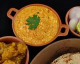 A picture of step 4 of Dahi tikhari.