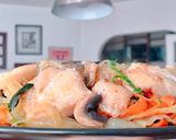 Hình bước làm 8 của món Cá Tuyết Hấp (Chưng) Bún Tàu & Lá Tỏi Gấu