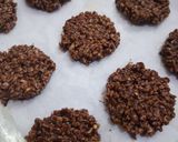 Foto langkah ke 5 dari resep Cookies Cokelat Kacang.