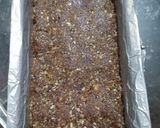 A picture of step 2 of Roasted Sunflower seeds Chocolate Bar.