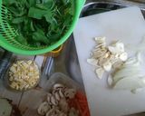 Foto langkah ke 1 dari resep Tumis Jamur Jagung.