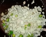 A picture of step 2 of Piyaz hari mirch ka Omelette.