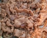Foto langkah ke 2 dari resep Tumis daging saus kecap sat set bumbu simple.