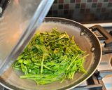 Foto langkah ke 1 dari resep Mie Goreng Kangkung.