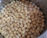 A picture of step 1 of Punjabi Chole Masala.