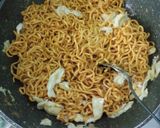 Foto langkah ke 4 dari resep Mie goreng nasi jinggo.