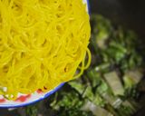 Foto langkah ke 3 dari resep Mie Glosor Cabe Ijo.