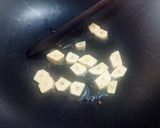 A picture of step 1 of Banana omelet burger.