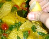 Foto langkah ke 6 dari resep Tuna masak kuah kuning.