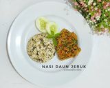 Foto langkah ke 4 dari resep Nasi Daun Jeruk.