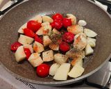 A picture of step 1 of Chicken Breast with Potatoes.