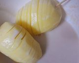 Hình bước làm 1 của món Khoai tây lốc xoáy phô mai