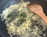 Foto del paso 2 de la receta Arroz rápido de gambas y almejas