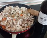 Foto del paso 3 de la receta: Champiñones carbonara con merlucita!! 💥💥💥