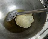 A picture of step 4 of Raj Kachori.