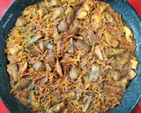 Foto del paso 5 de la receta: Fideos con alcachofas y pota