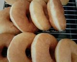 Foto langkah ke 4 dari resep Donat Maizena.