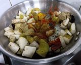 A picture of step 3 of Spicy Pear Chutney.