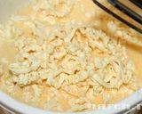 Фото кроку 4 до Кексы с плавлеными сырками - быстро, легко и очень вкусно.
