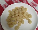 Foto del paso 3 de la receta: Ñoquis de papa con albóndigas de posta molida en salsa de tomates