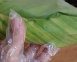 Foto langkah ke 6 dari resep Lemper isi Ayam.