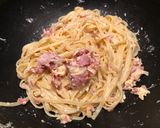 A picture of step 6 of 10 minute carbonara.