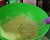 A picture of step 4 of Lemon Cake.