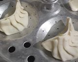 A picture of step 5 of Vegetable and noodles momos.