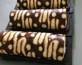 Foto langkah ke 7 dari resep Bolu gulung batik mini.