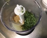 Une image de l'étape 2 de Sauce salade à la moutarde d'Orléans, citron et persil.