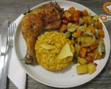 Sült csirkecomb 🍗 zöldségekkel 🫑🍅🧄 és krémes sütőtökös rizottóval 🎃🍚 recept fázis 8 fotója