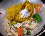 รูปขั้นตอนการทำที่ 4 ของ เส้นเหลืองผัดซีอิ๊วไก่