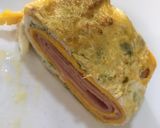 Foto del paso 3 de la receta: Roll de huevos con jamón y queso