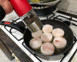 Foto del paso 5 de la receta: Judías verdes con patatas, aderezo VIDALIM y medallones de merluza a la plancha