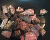 Foto del paso 1 de la receta: Carne con cebolla y champiñones / Método Grez