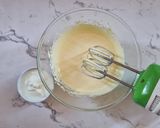 Foto del passaggio 2 della ricetta Torta Soffice allo Yogurt Greco con Mirtilli Caldi