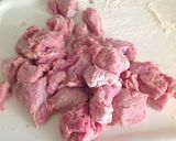 Foto del passaggio 2 della ricetta Bocconcini di vitello con peperoni e pane carasau a modo mio