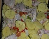 Foto del paso 2 de la receta: Alitas de pollo con papas & verduras al horno ❤️