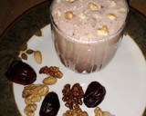 A picture of step 3 of Choco dates shake.