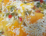 Foto del paso 2 de la receta: Revuelto con pimientos y queso
