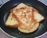 A picture of step 3 of Egg sandwich.