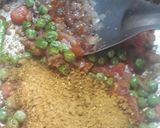 A picture of step 4 of Fried maggi.