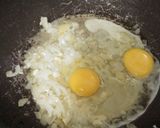 Foto langkah ke 5 dari resep Nasi goreng sosis.